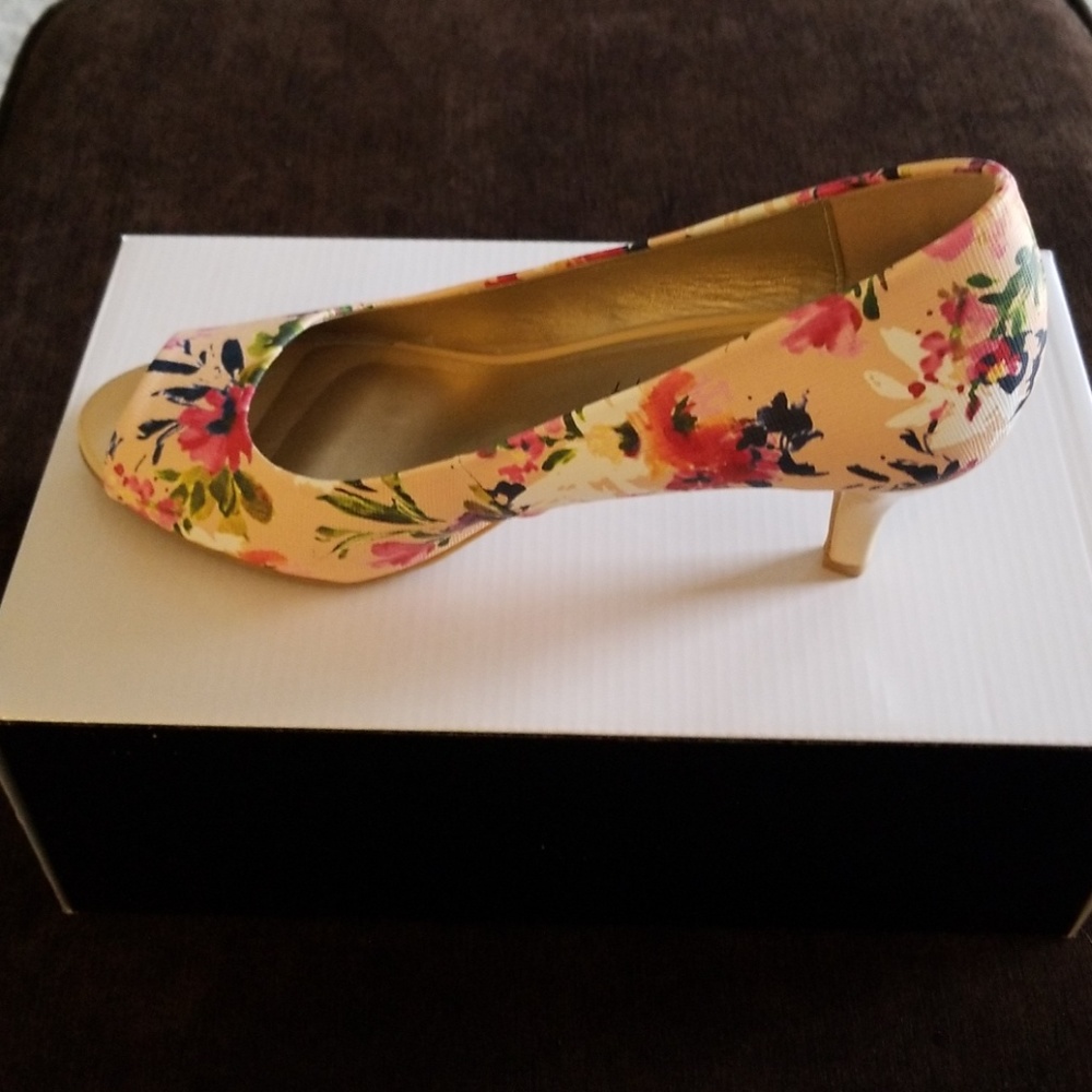 Karen Scott Nude Floral Peep-Toe Pumps